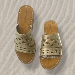 Naturalizer Devon Gold Leather Slide Sandals Size 7.5 Nearly New!